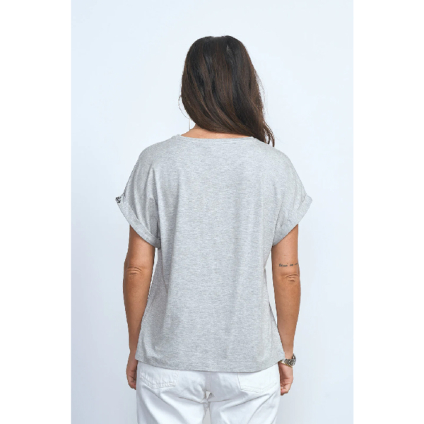 camiseta básica gris6